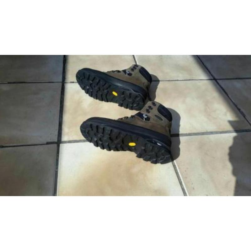 Nieuwe (nagenoeg ) Lowa wandelschoenen (heren, maat 46)