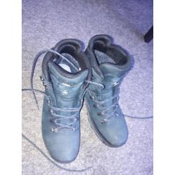Lowa middelhoge wandelschoenen te koop