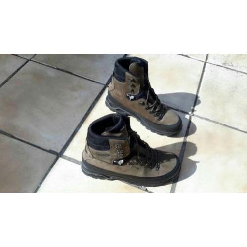 Nieuwe (nagenoeg ) Lowa wandelschoenen (heren, maat 46)