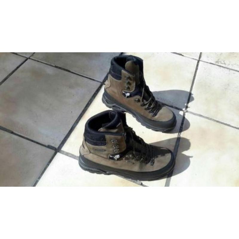 Nieuwe (nagenoeg ) Lowa wandelschoenen (heren, maat 46)