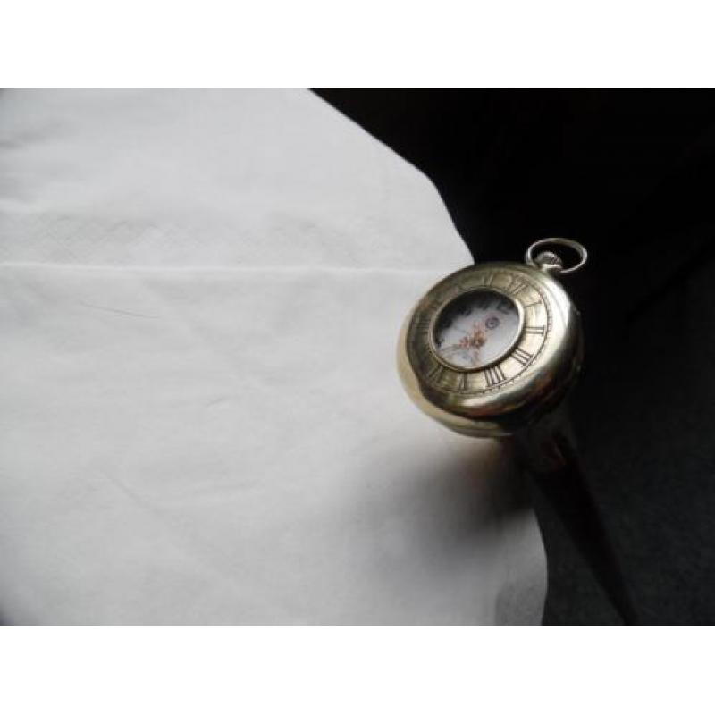 WANDELSTOK MET Rosskopf HORLOGE IN Handvat