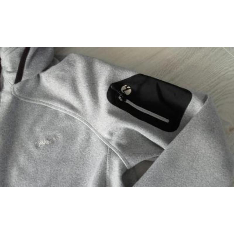 Sportief jack of vest. Maat M