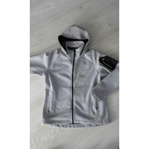 Sportief jack of vest. Maat M