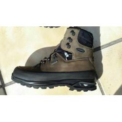Nieuwe (nagenoeg ) Lowa wandelschoenen (heren, maat 46)